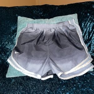 Nike black and white shorts✨